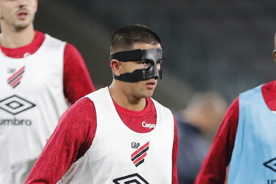 esquecido!-zagueiro-do-athletico-completa-cinco-meses-sem-jogar-e-futuro-e-incerto