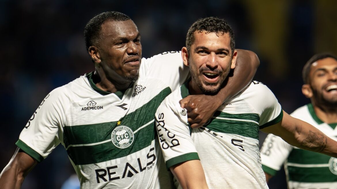 coritiba-recebe-o-crb-para-“confirmar”-acesso;-veja-as-escalacoes coritiba-recebe-o-crb-para-“confirmar”-acesso;-veja-as-escalacoes