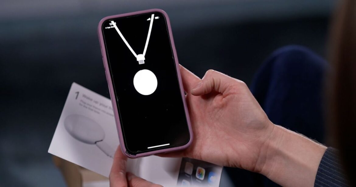 como-um-pingente-minusculo-gerou-uma-onda-de-odio-contra-a-ia-em-nova-york?