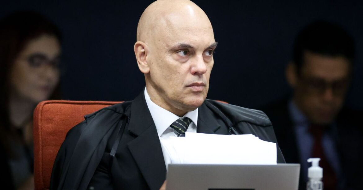 analise:-decisao-de-trump-sobre-moraes-favorece-centrao